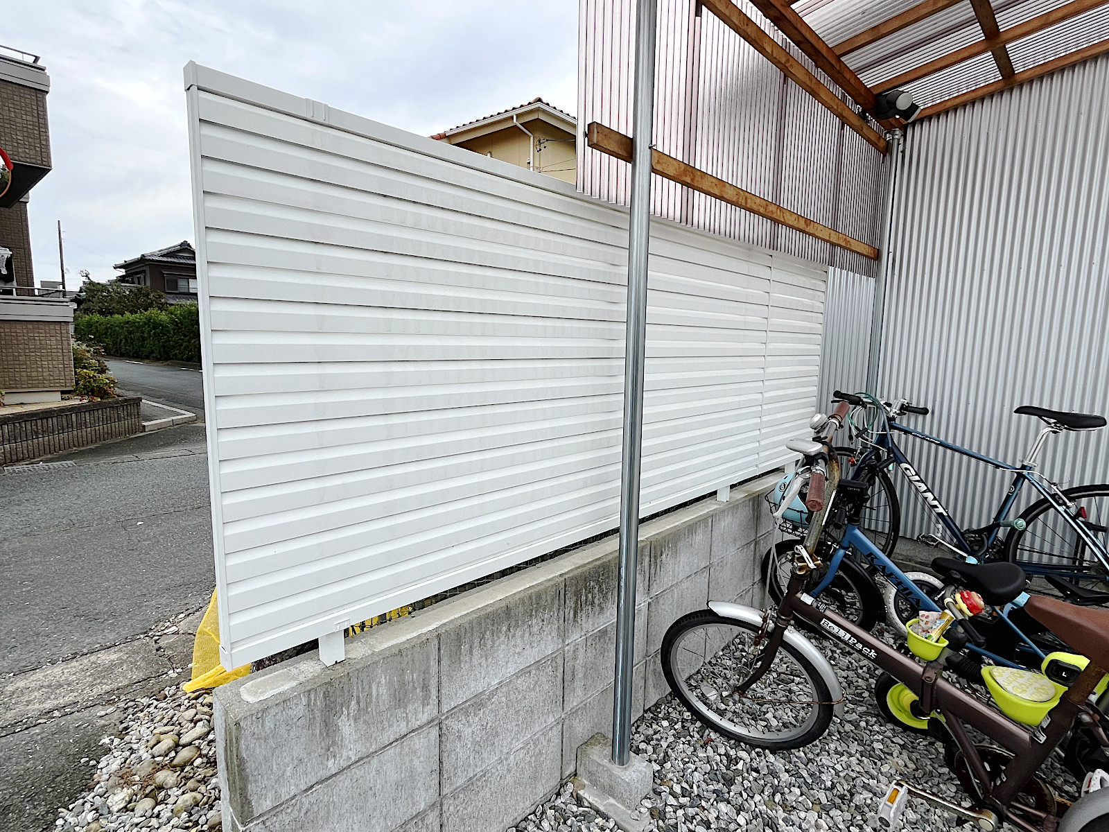 気になる部分に目隠しフェンス