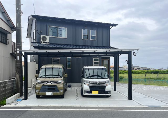 カーポートも、表札も、お庭も。「全お気に」外構！